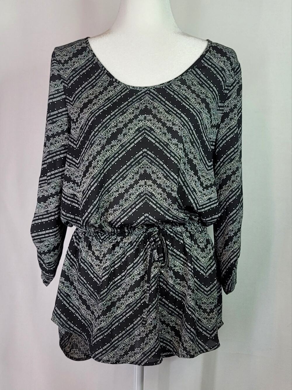 Boho NWT Black/White MAURICES Aztec Striped 3/4 Sleeve Cage Back TunicTop Size M